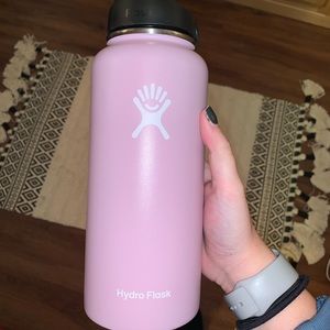 Lilac 32 oz hydro flask